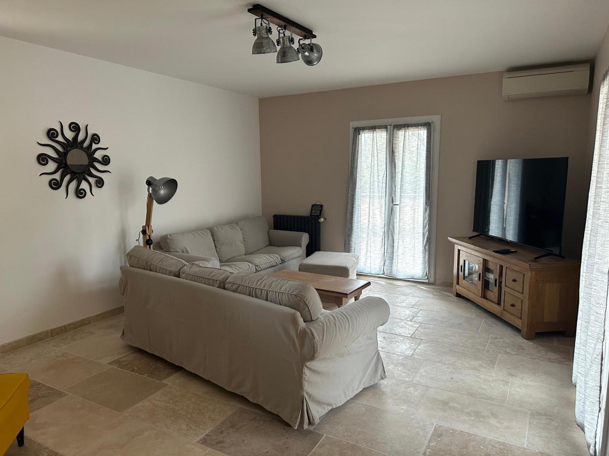 Maison Au Pied De La Sainte Victoire Holiday home Puyloubier